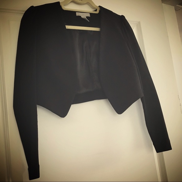 H&M Jackets & Blazers - H&M Cropped Black Blazer